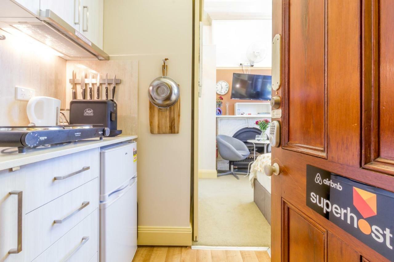 Superb Surry Hills Studio Room - Great Location Sydney Buitenkant foto