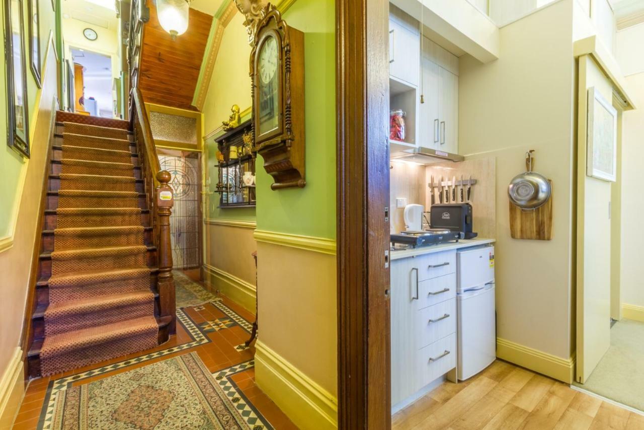 Superb Surry Hills Studio Room - Great Location Sydney Buitenkant foto